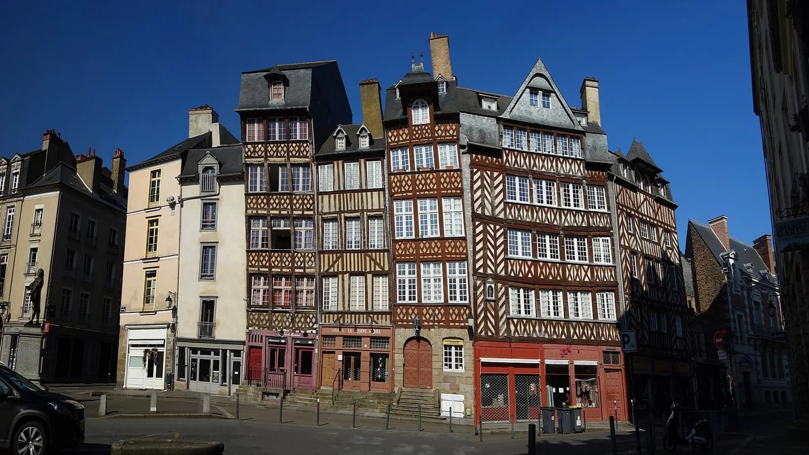 Maisons à pans de bois de la place du Champ-Jacquet à Rennes